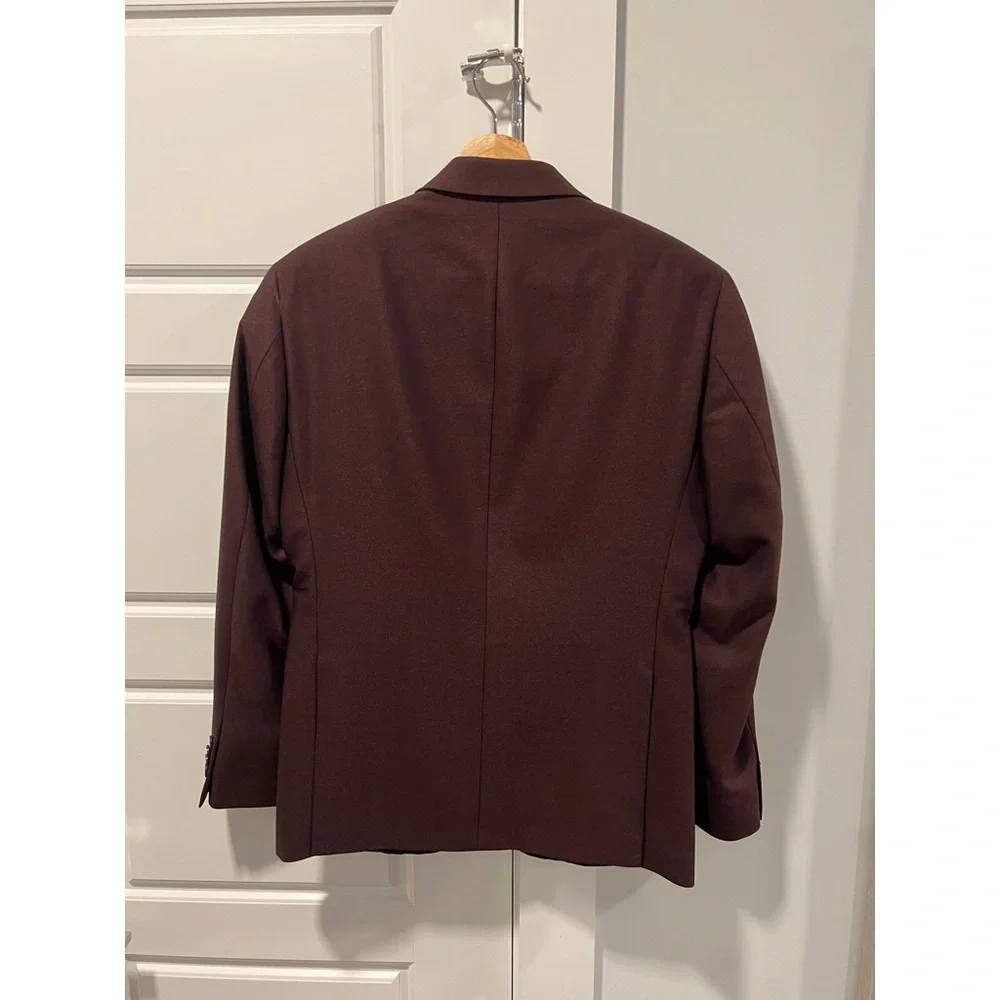 Kenneth Cole Reaction Men's Burgundy Sport Coat with Black Satin Lapel - Picture 2 of 3